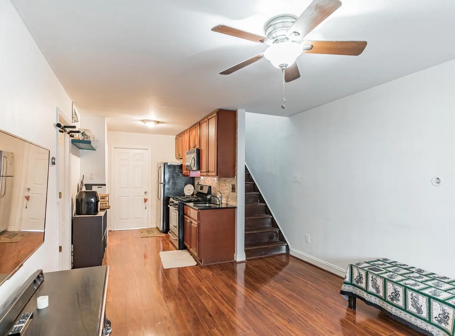 2 bed, 998 sqft, $1,600 — Photo 4