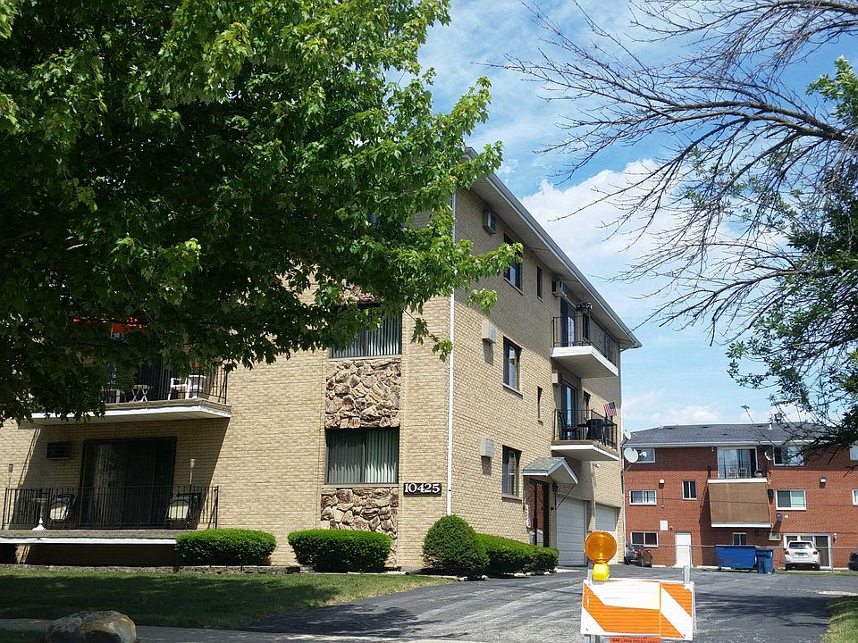 2nd image of 10425 S Mayfield Ave #3A