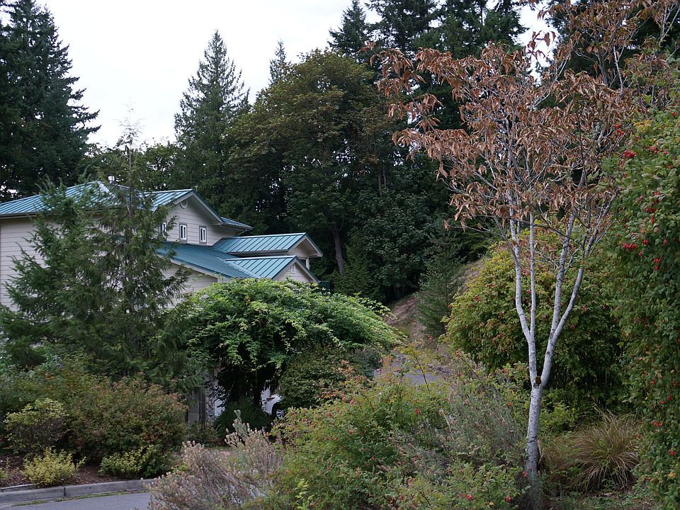 1st image of 395 12th Ave NW