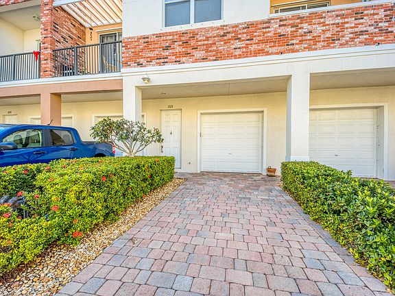 3rd image of 10560 SW Stephanie Way #1104