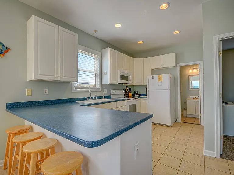 3812 Island Dr — Photo 11