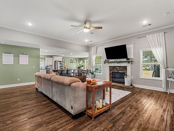 4th image of 129 Addison Way Lee Rd #227