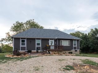 23204 W 227th St, Leavenworth, KS 66048