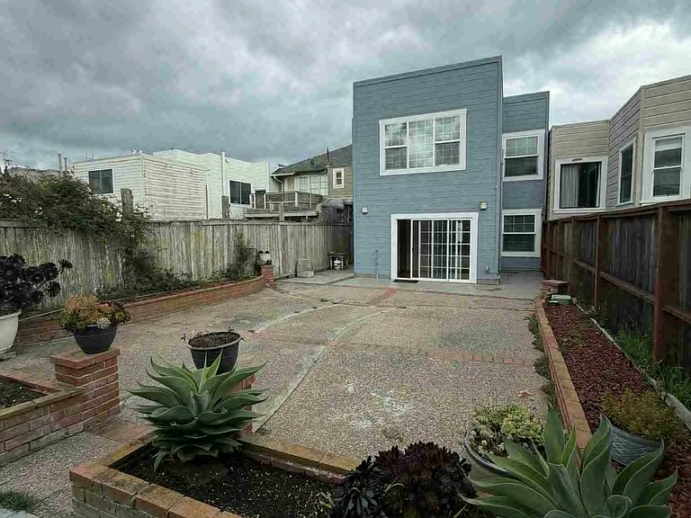 322 18th Ave — Photo 31