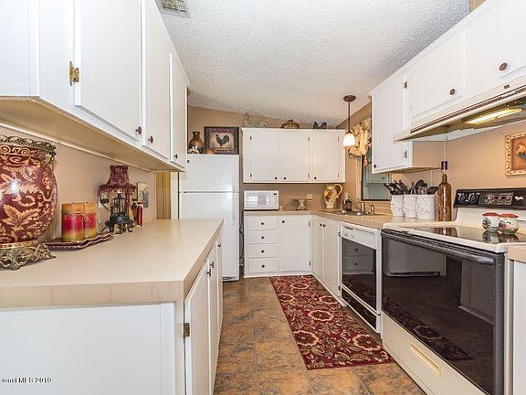 5th image of 429 Royal Tern Dr
