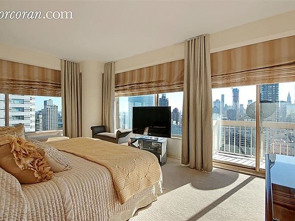 4th image of 200 E 69th St APT 28C
