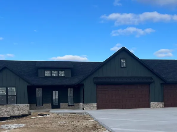 14523 Keegan Ct, Dubuque, IA 52002
