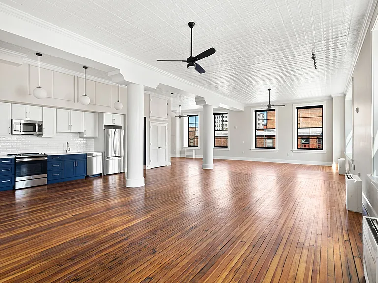 303 N Howard St — Photo 4