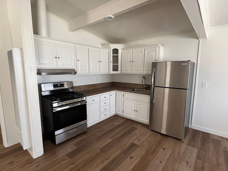 1st image of 702 E Haltern St