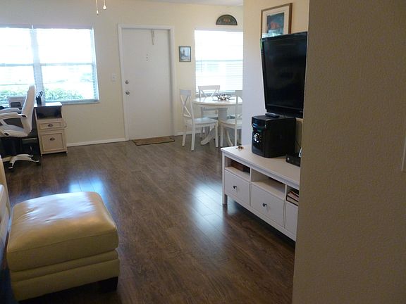 3rd image of 17 Vista Palm Ln APT 103