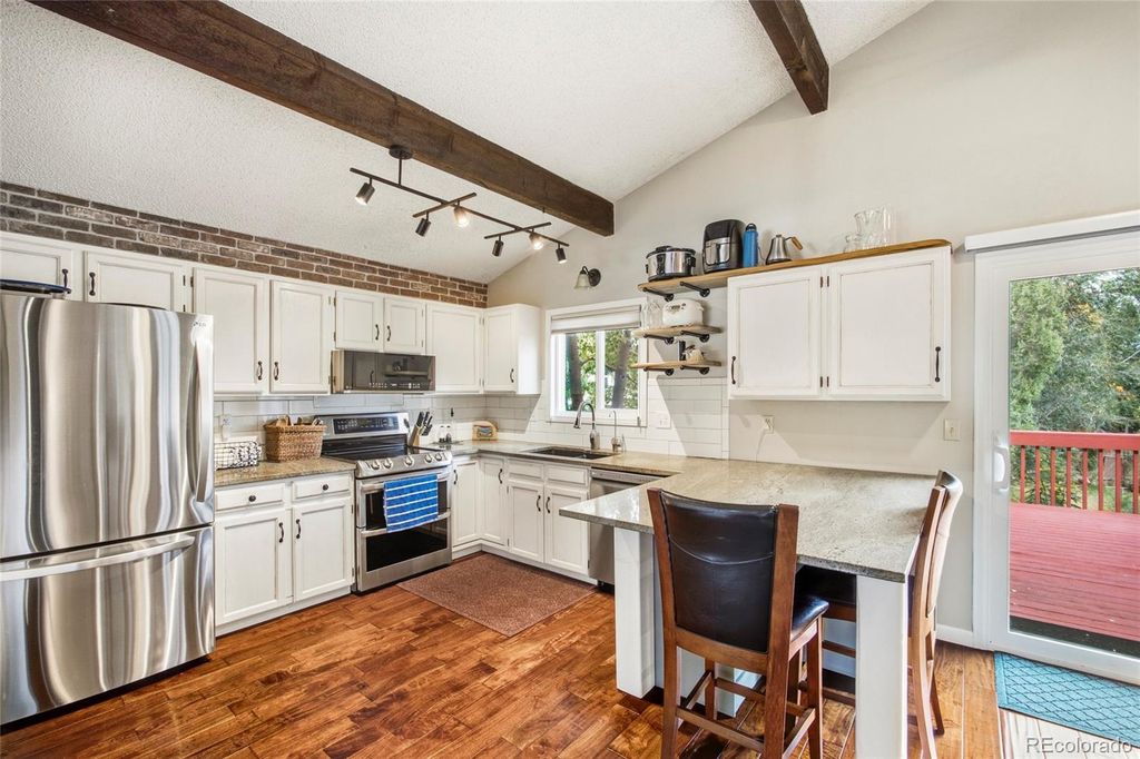 401 Orilla Del Lago