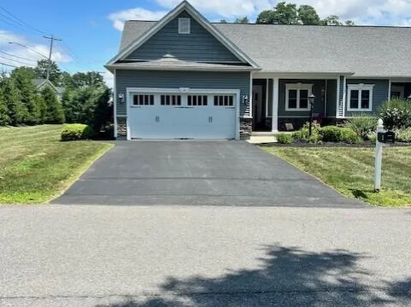 4 Flanders Lane, Albany, NY 12203