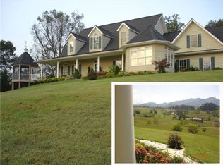 217 Cj Justice Dr, Waynesville, NC 28785