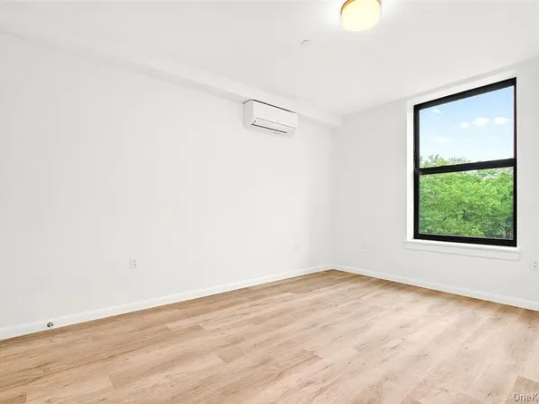 1715a Lacombe Avenue image 20 of 29