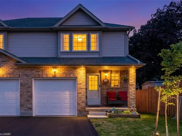 84 Westmeadow Dr #1, Kitchener, ON N2N 3P1