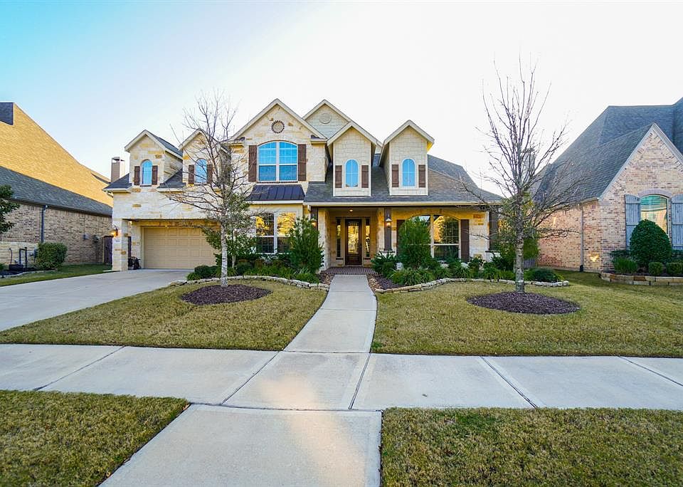 Hello and welcome to 3315 Reston Landing Ln in booming Katy Texas!