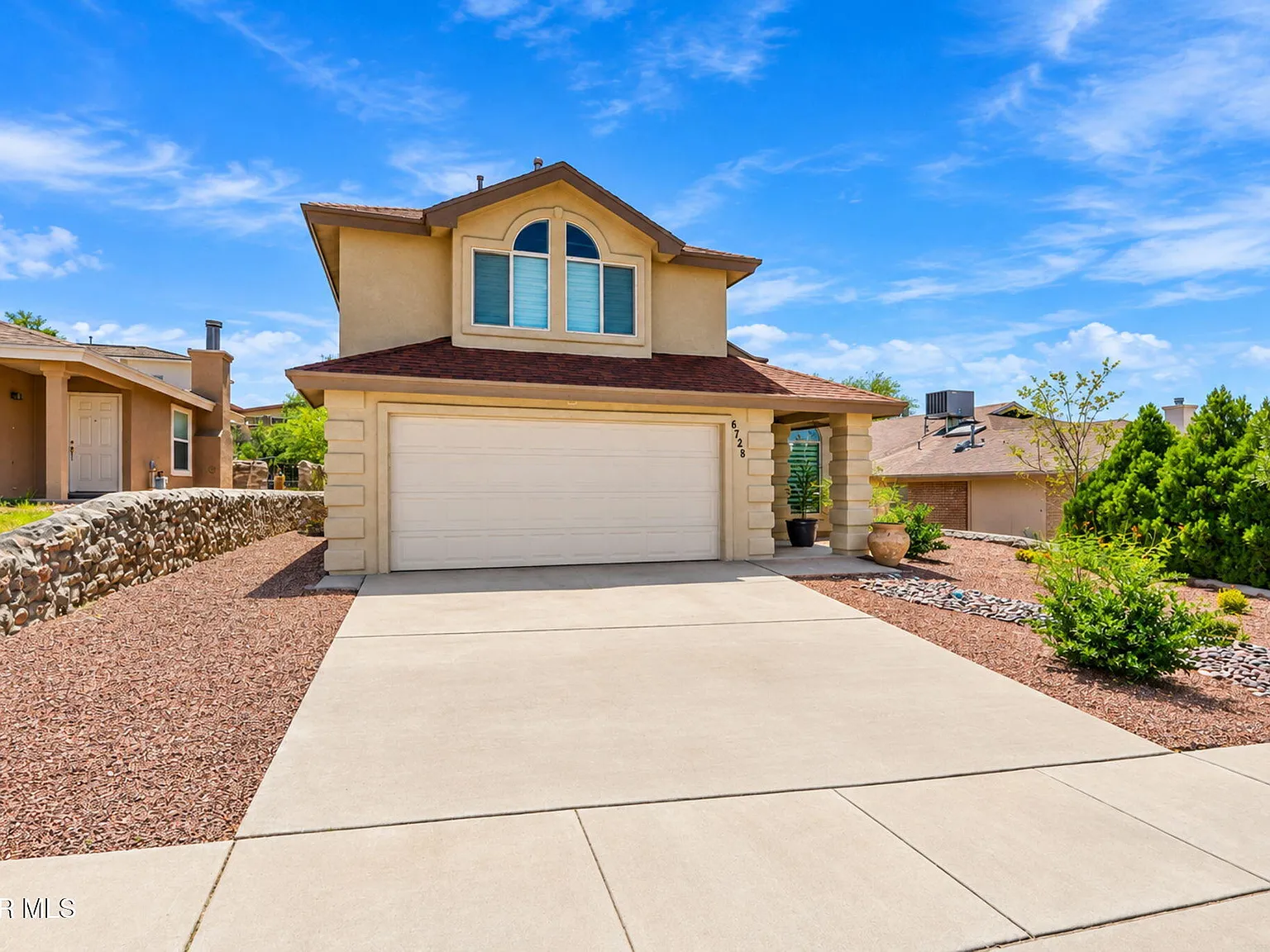 4 bed, 2.5 bath, 1865 sqft, $2,000 — Photo 3