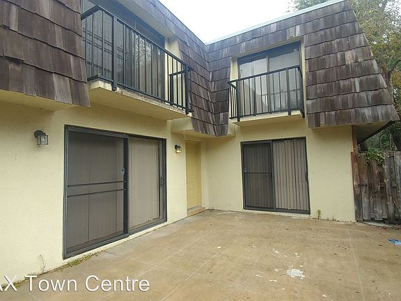 3rd image of 5290 Willow Ct #501