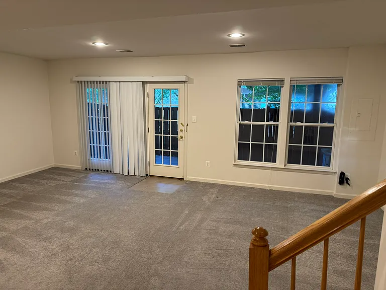 2743 Manhattan Pl — Photo 22