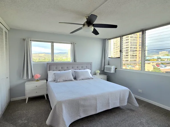 1052 Ala Nanu St, Honolulu, HI 96818
