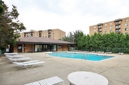 5th image of 1747 W Crystal Ln Unit 608