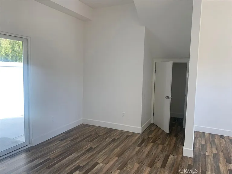 16507 San Fernando Mission Blvd — Photo 8