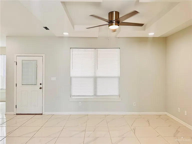 5506 N Crown Point — Photo 5