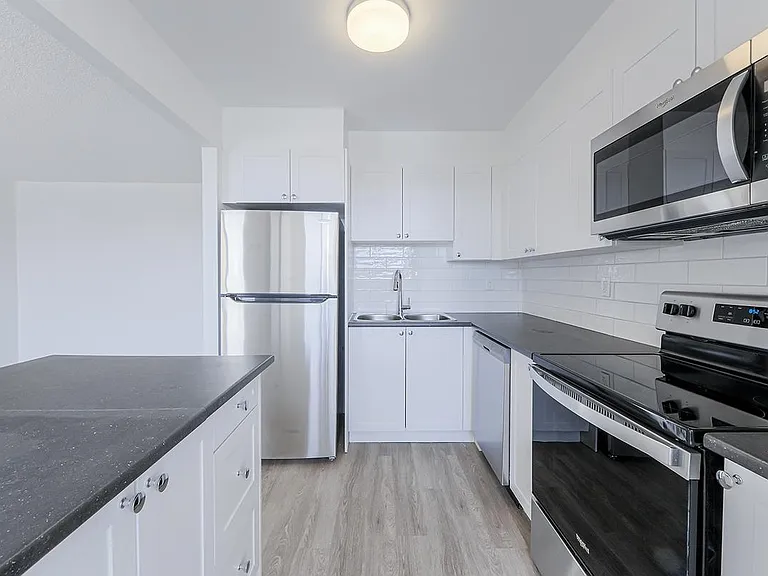 292 Oakdale Ave — Photo 4