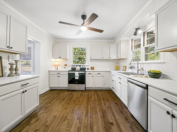 4th image of 200 Gordon Dr
