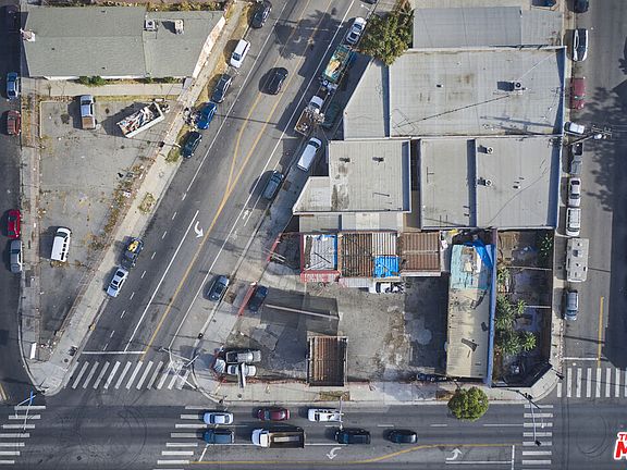 3rd image of 181 E Vernon Ave