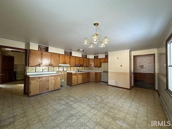 3rd image of 4769 N Brooke Dr