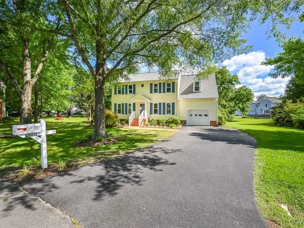 9200 Hunters Club Ct, Mechanicsville, VA 23116