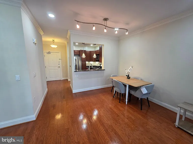 38 Maryland Ave #Penthouse 608 — Photo 7