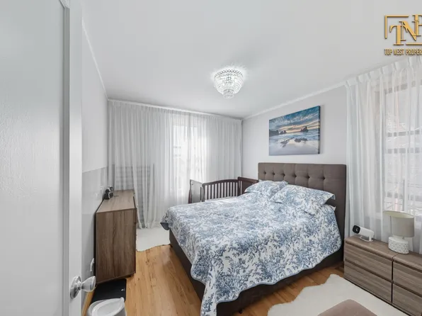 2310 Ocean Parkway image 3 of 23