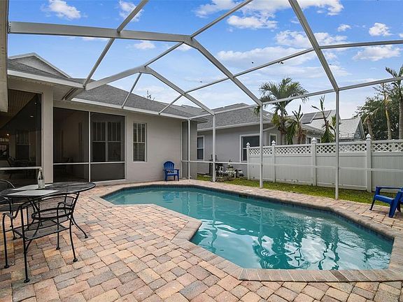 5th image of 9605 Royce Dr