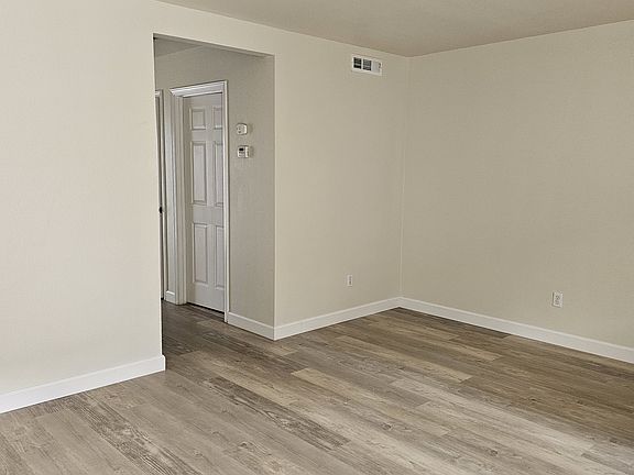 3rd image of 2220 Chanticleer Ave #11