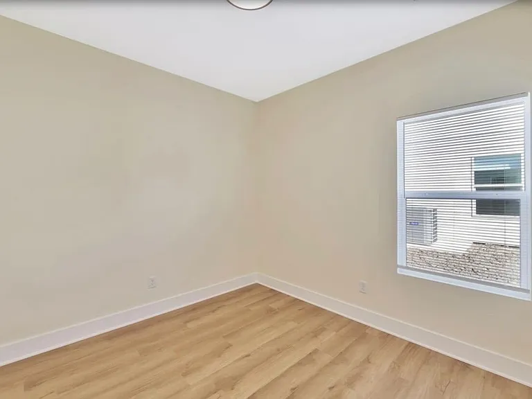 16824 W Kashmir St — Photo 3