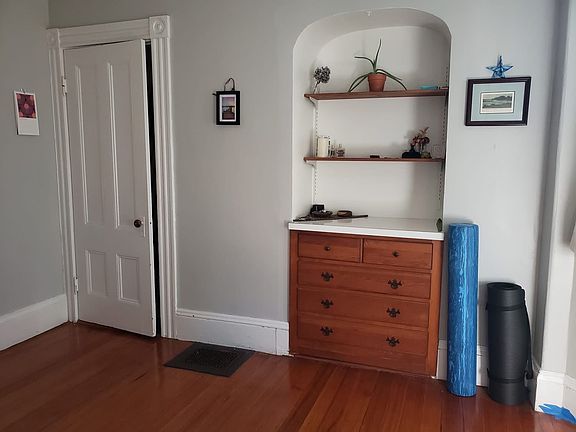4th image of 100 Walter St #1