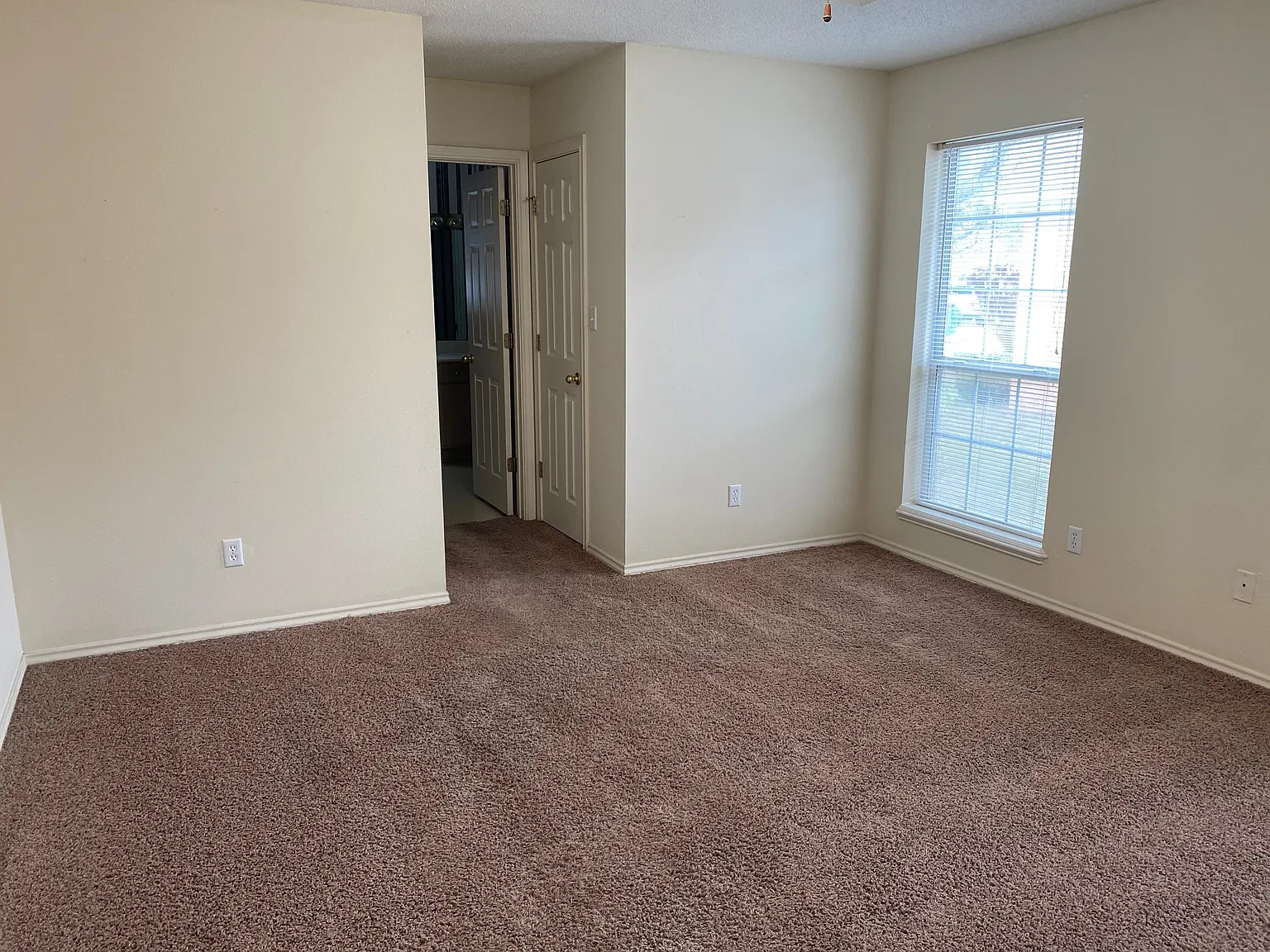 6206 Summerhill Place-101 - 1 — Photo 4