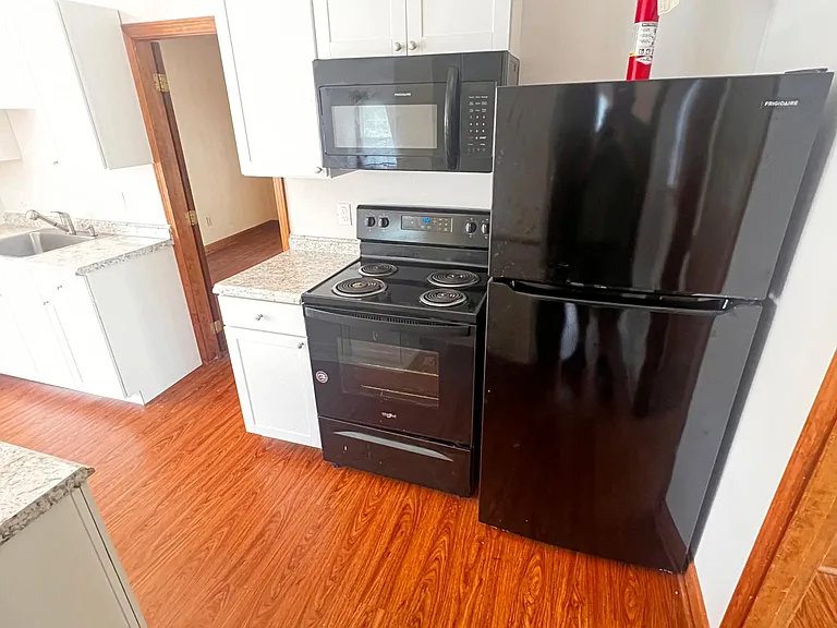1655 Main St #2F — Photo 5
