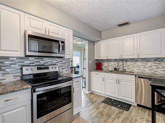 3rd image of 1147 King Arthur Ct APT 207