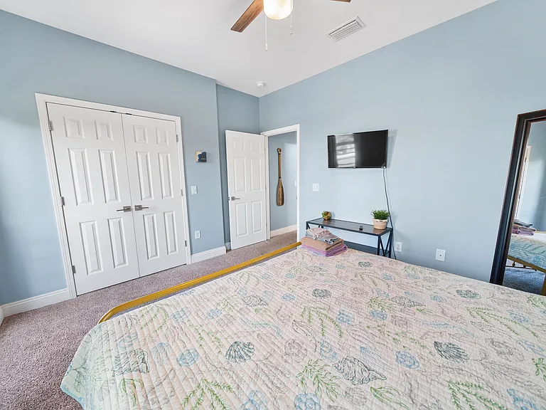6104 Beach Dr — Photo 21