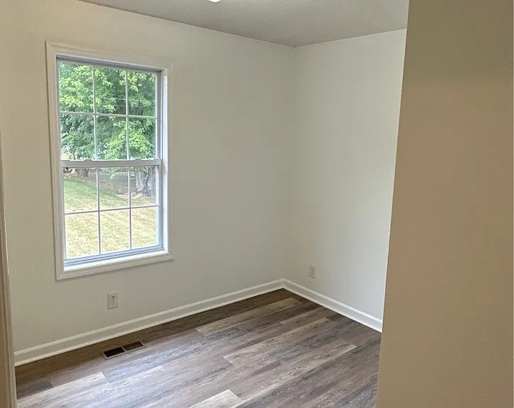 200 Glendale Ave #B — Photo 6