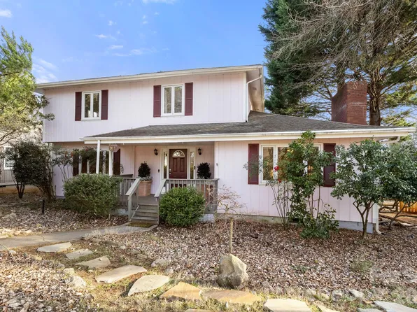 9118 Windjammer Dr, Tega Cay, SC 29708