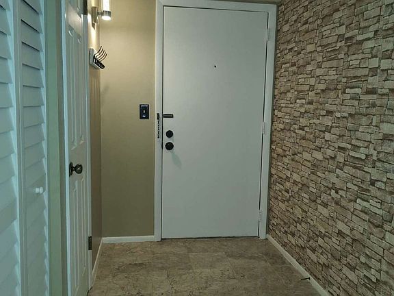 4th image of 420 N Bayshore Blvd APT 202