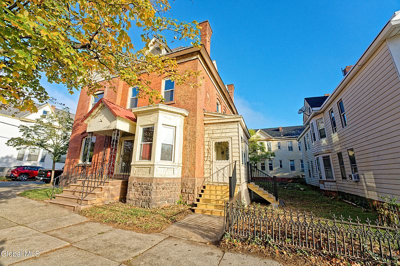 4th image of 515 16th Street