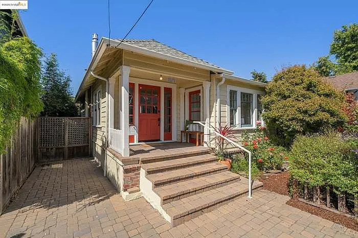 5373 James Ave — Photo 1