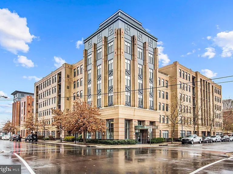 525 N Fayette St #413 — Photo 35