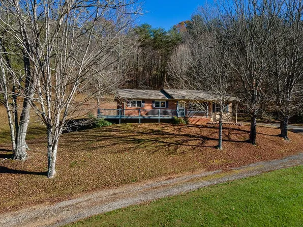 4830 Jay Tee Rd, Hiawassee, GA 30546