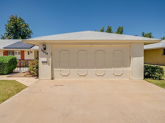 3rd image of 10439 W Roundelay Cir